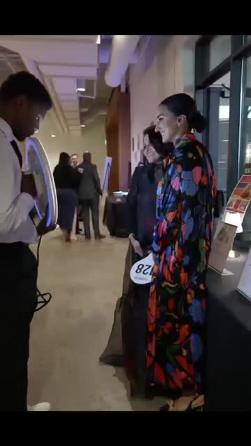 The roaming photo booth that finds your guests