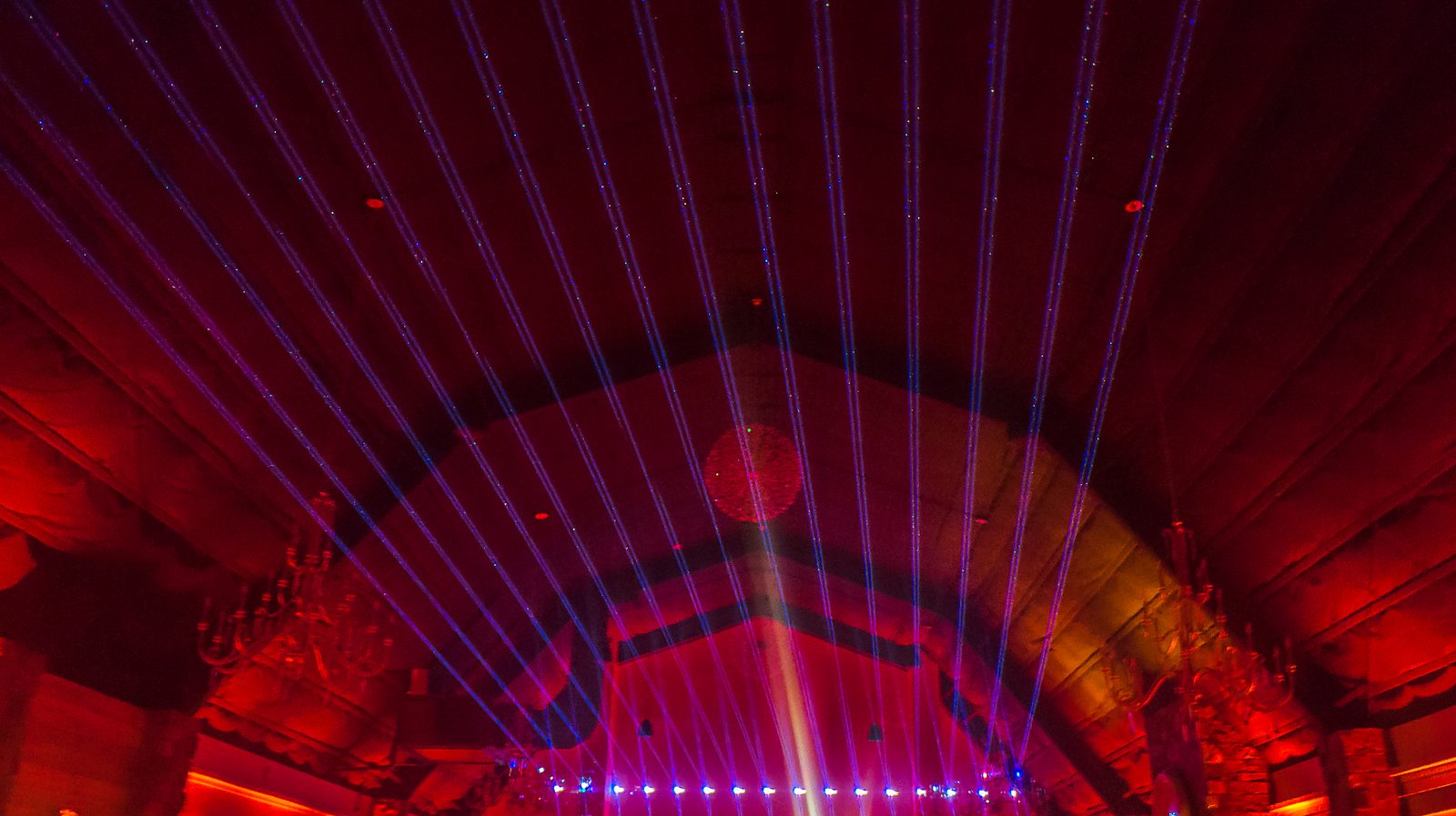 Lasers across the ceiling at DuGaren